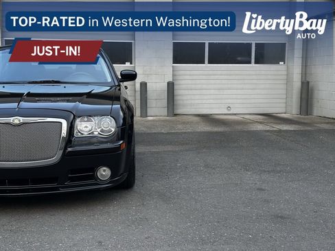 Used 2006 Chrysler 300 SRT8 w/ SRT Option Group II image 2
