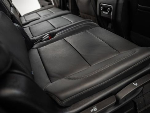 Used 2025 Chevrolet Tahoe Z71 AWD/4WD image 35