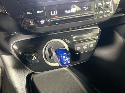 Used 2022 Toyota Prius Prime LE FWD image 25