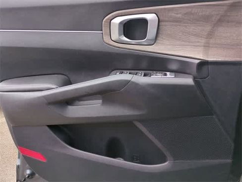 Used 2022 Kia Sorento S image 31