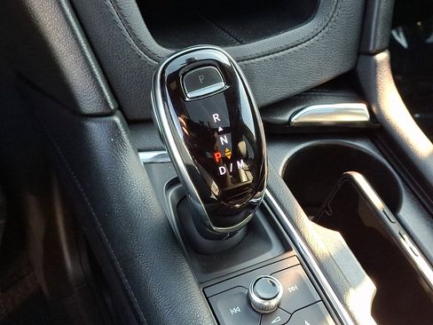 Used 2021 Cadillac XT6 Premium Luxury w/ LPO, Floor Liner Package image 16