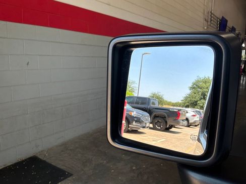 Used 2025 Jeep Wrangler Unlimited Sport AWD/4WD image 16