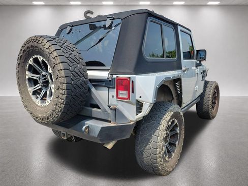 Used 2011 Jeep Wrangler Sahara AWD/4WD image 4