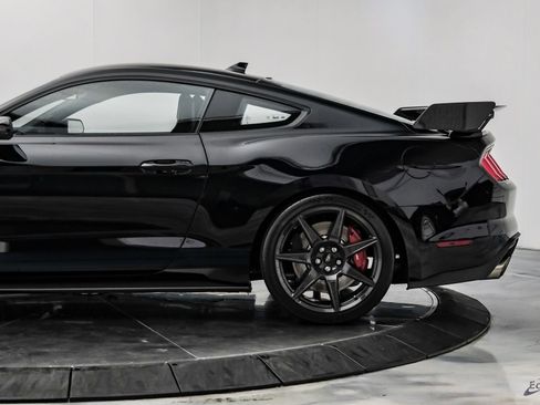 Used 2021 Ford Mustang Shelby GT500 w/ Carbon Fiber Track Pack RWD image 9