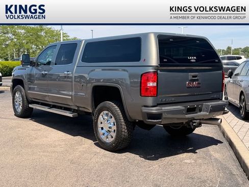 Used 2018 GMC Sierra 2500 Denali w/ Duramax Plus Package AWD/4WD image 4