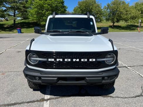 Used 2025 Ford Bronco Outer Banks AWD/4WD image 3