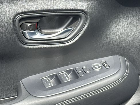 Used 2024 Honda HR-V EX-L image 14