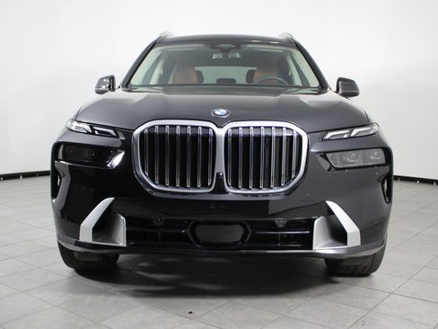 Used 2025 BMW X7 xDrive40i w/ Executive Package image 6