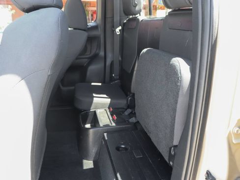 Used 2017 Toyota Tacoma TRD Sport w/ Tow Package (A/T) AWD/4WD image 20