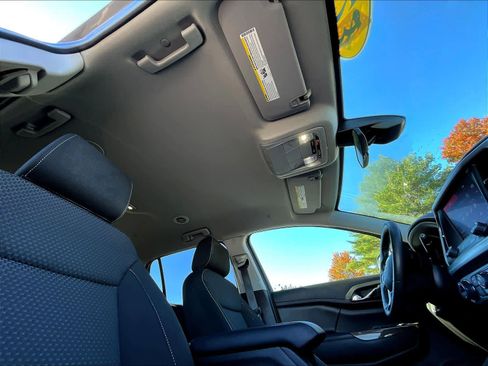 Used 2022 GMC Acadia SLE image 23