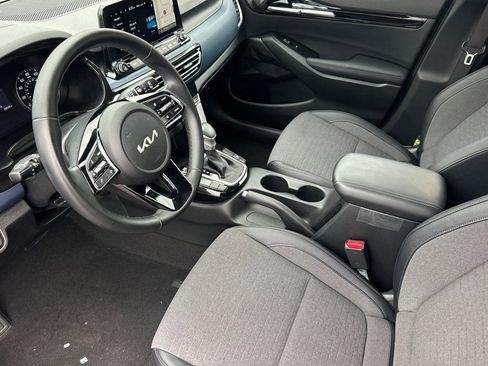 Used 2023 Kia Seltos S w/ Navigation Package FWD image 10