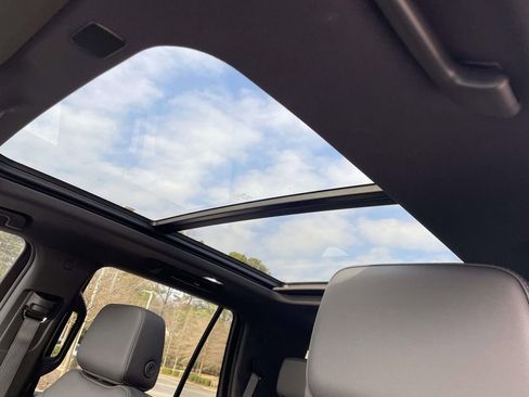 Used 2024 Chevrolet Tahoe Z71 w/ Luxury Package image 4