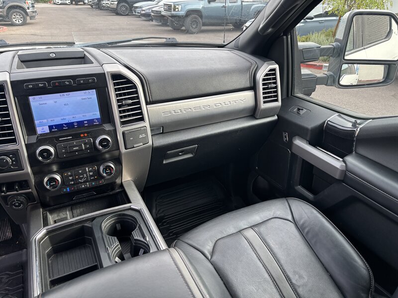 Used 2020 Ford F350 Platinum w/ Tremor Off-Road Package AWD/4WD image 17