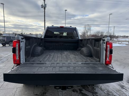 Used 2025 Ford F450 Lariat w/ FX4 Off-Road Package image 28