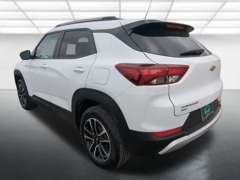 Certified 2025 Chevrolet TrailBlazer LT image 2