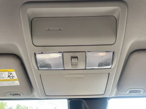 Used 2022 Nissan Frontier SV AWD/4WD image 25