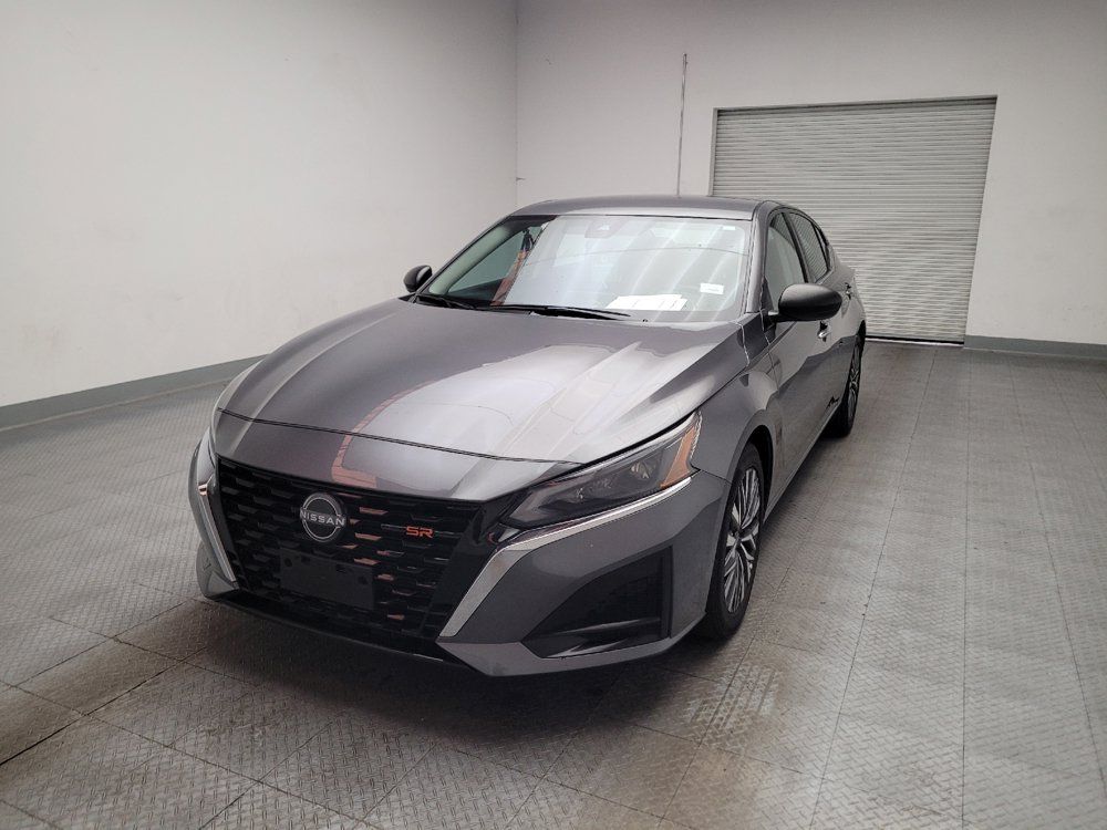 Used 2025 Nissan Altima 2.5 SV FWD image 15