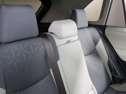 Used 2020 Toyota RAV4 XLE image 28