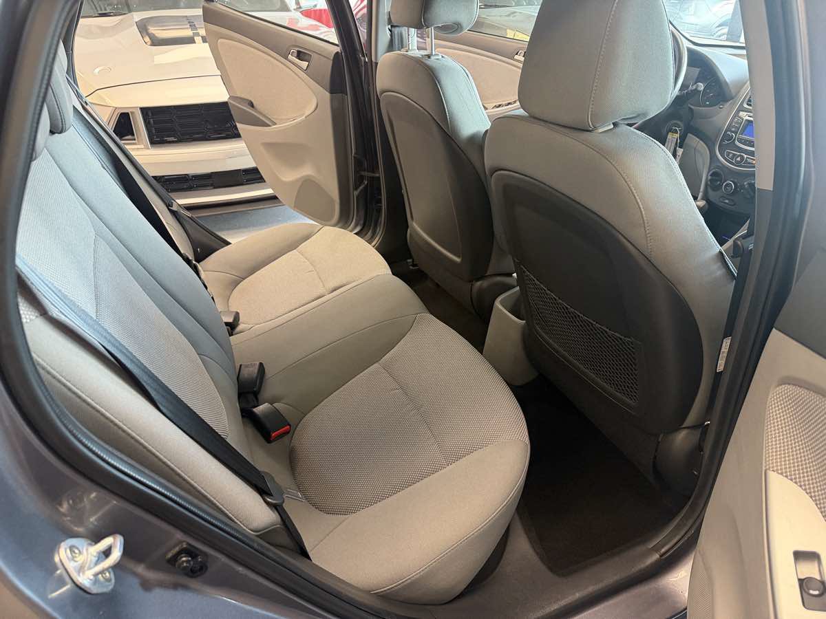 Used 2013 Hyundai Accent GLS FWD image 17