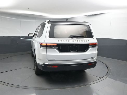 Used 2022 Jeep Grand Wagoneer Series III AWD/4WD image 27