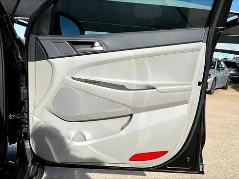Used 2021 Hyundai Tucson SE FWD image 23