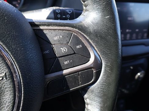 Used 2019 Jeep Renegade Limited w/ LED Lighting Group AWD/4WD image 19