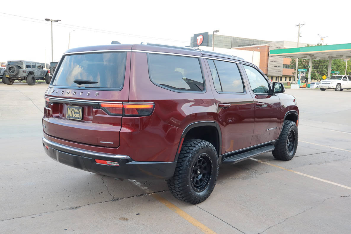 Used 2024 Jeep Wagoneer Series II w/ Flexible Seating Group AWD/4WD image 5