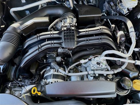 Used 2024 Subaru Outback Premium image 31