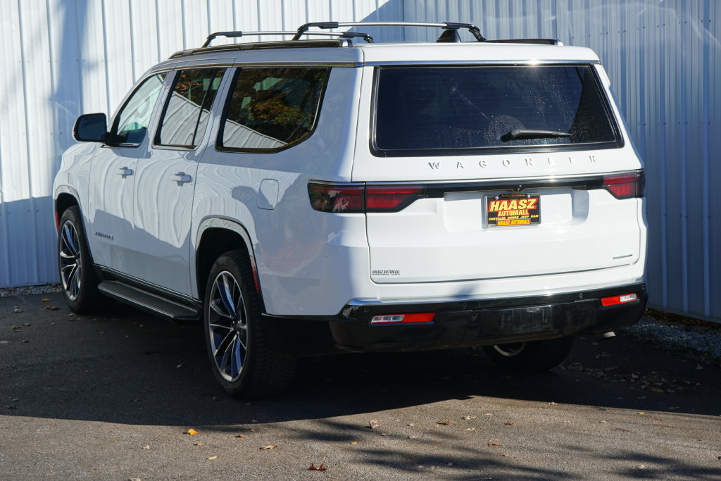 Used 2024 Jeep Wagoneer L Series II w/ Premium Group I AWD/4WD image 4