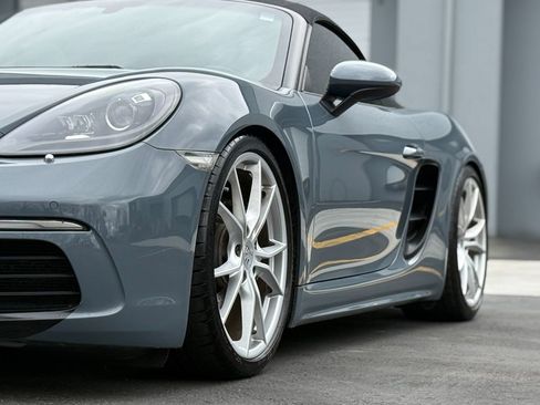 Used 2017 Porsche 718 Boxster image 14