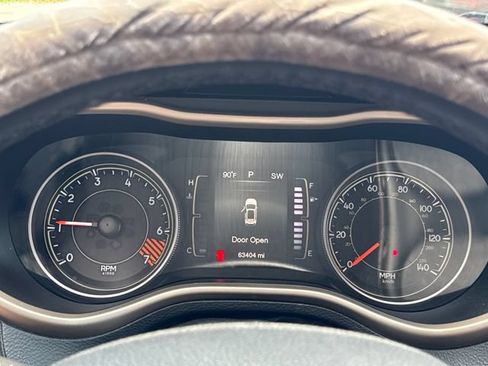 Used 2015 Jeep Cherokee Sport FWD image 16