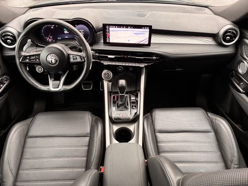 Certified 2024 Alfa Romeo Tonale Veloce image 2