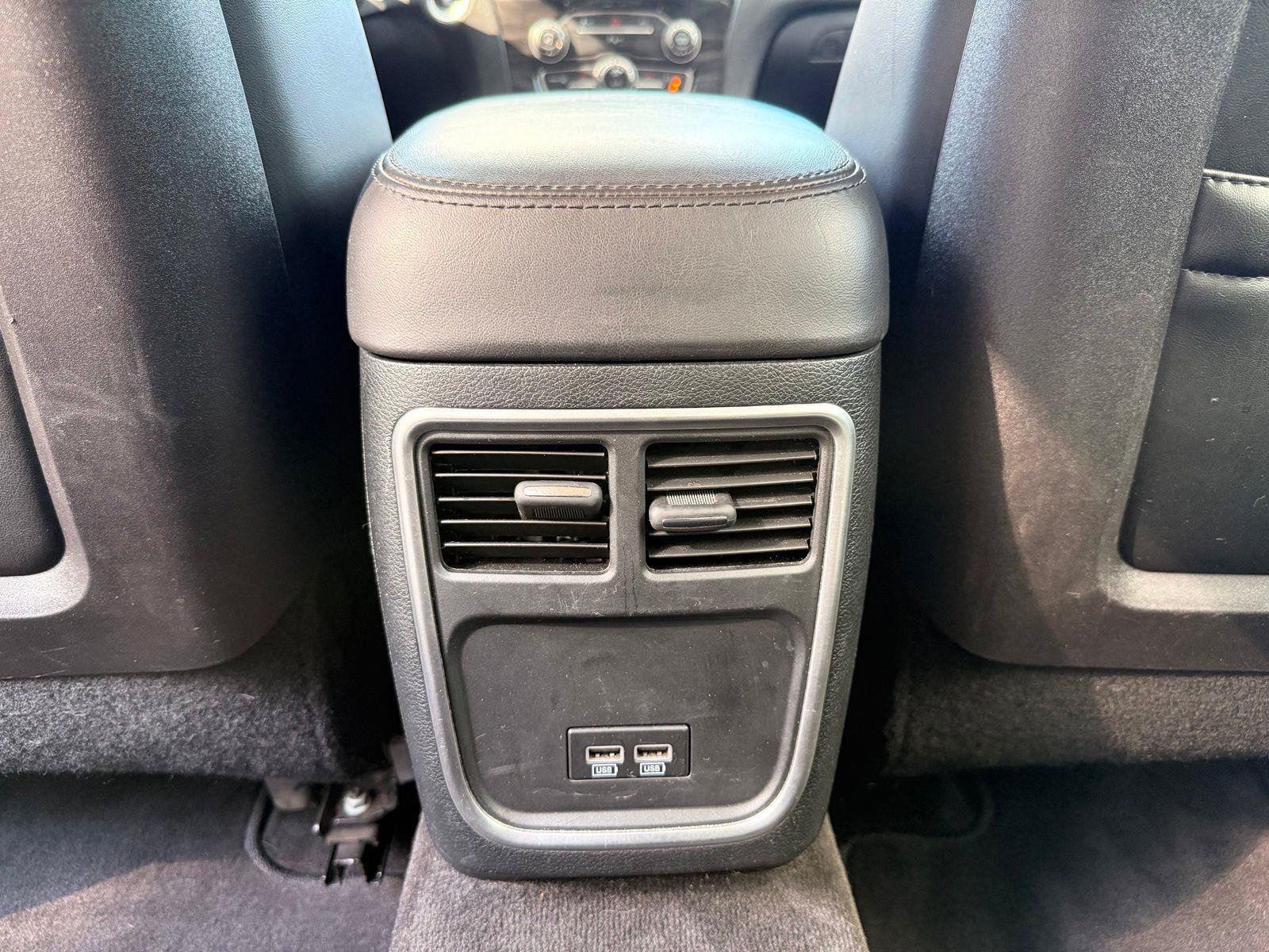 Used 2015 Chrysler 300 Limited w/ 300 Premium Group RWD image 27