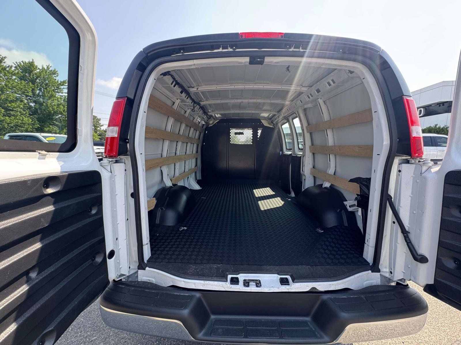 Used 2025 GMC Savana 2500 w/ Driver Convenience Package RWD image 16