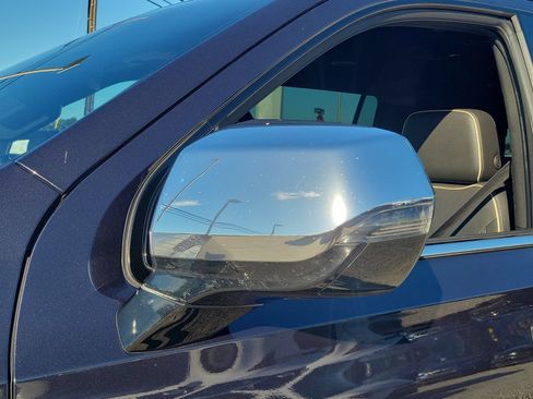 Used 2022 Chevrolet Suburban Premier image 11