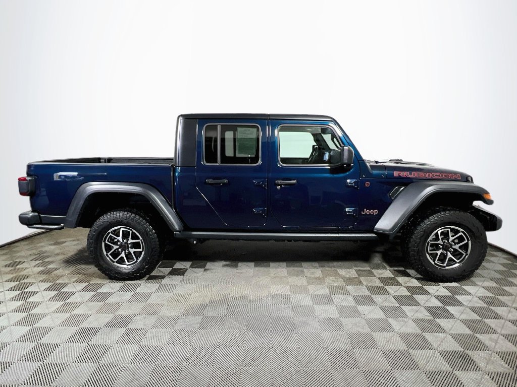 Used 2025 Jeep Gladiator Rubicon w/ Convenience Group AWD/4WD image 8