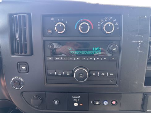 Used 2022 Chevrolet Express 3500 w/ Power Convenience Package RWD image 19