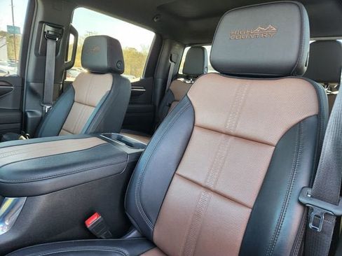 Used 2023 Chevrolet Silverado 1500 High Country w/ Technology Package image 9