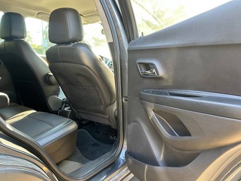 Used 2016 Chevrolet Trax LT w/ LT Convenience Package image 19