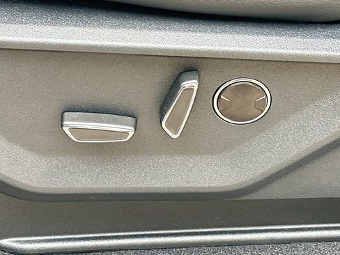 New 2025 Ford F150 Lariat w/ Equipment Group 502A High image 32