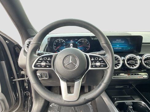 Used 2022 Mercedes-Benz GLB 250 image 37