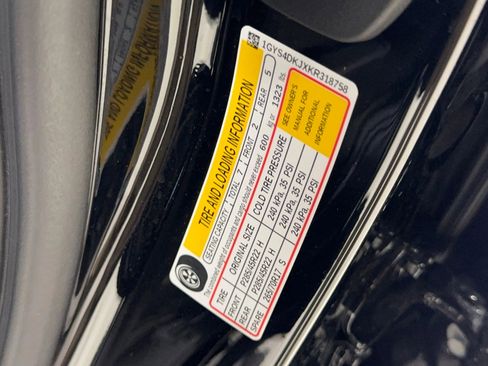 Used 2019 Cadillac Escalade Platinum image 43