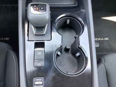 Used 2024 Nissan Rogue S FWD image 24