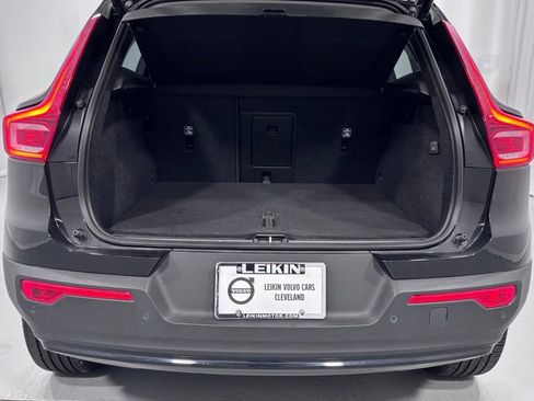 Certified 2025 Volvo XC40 B5 Plus AWD/4WD image 27