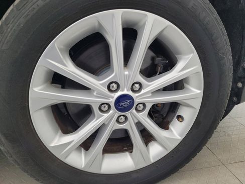 Used 2017 Ford Escape SE w/ Equipment Group 201A AWD/4WD image 31