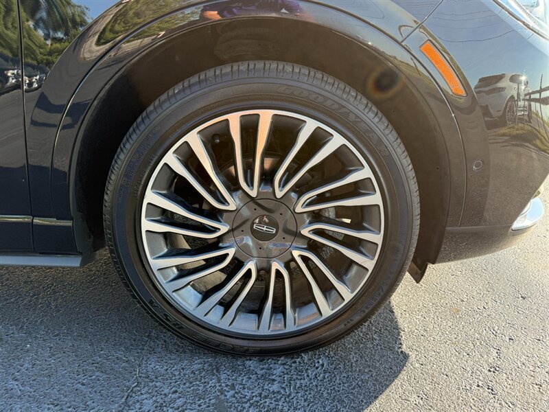 Used 2020 Lincoln Corsair Reserve w/ Equipment Group 202A AWD/4WD image 29