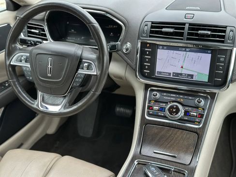 Used 2019 Lincoln Continental Select w/ Continental Climate Package FWD image 26