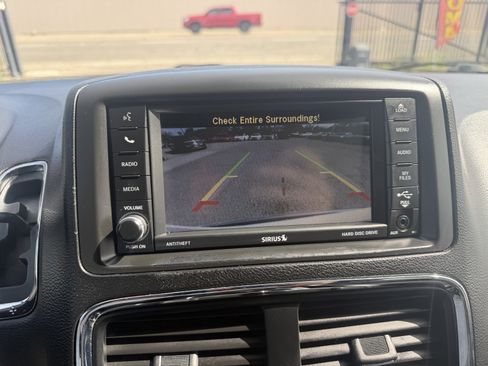 Used 2016 Dodge Grand Caravan R/T FWD image 12