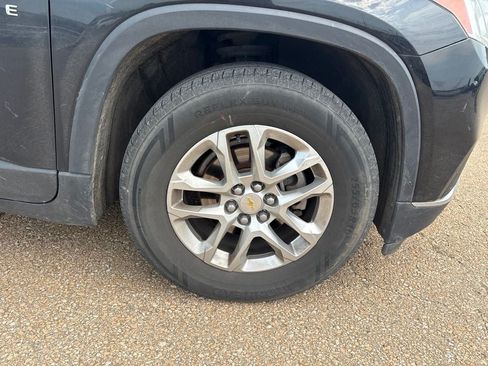 Used 2019 Chevrolet Traverse LT AWD/4WD image 4