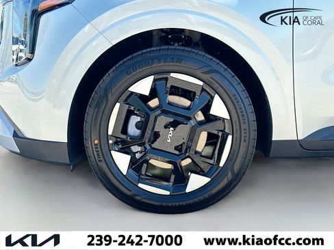 New 2026 Kia Carnival EX image 42